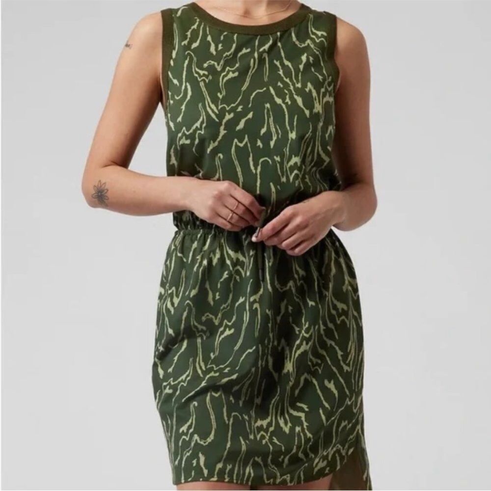 ATHLETA | Rincon Voyage Print Eucalyptus Olive Athleisure Dress Women’s Size M